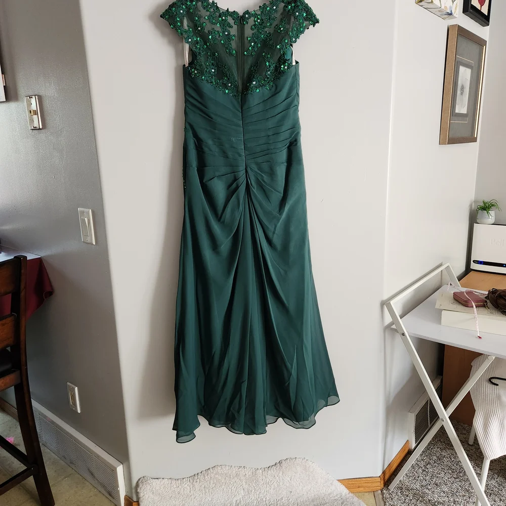 JJs House Emerald Green Wedding Dress - Picture 2 of 8